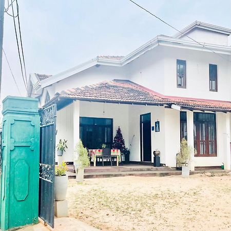 Sebastian Family Villa Negombo Exterior foto
